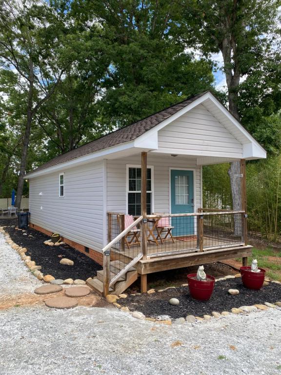 Frog Hollow, Townville