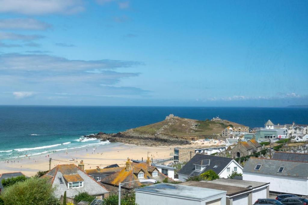2 Channel View, St Ives