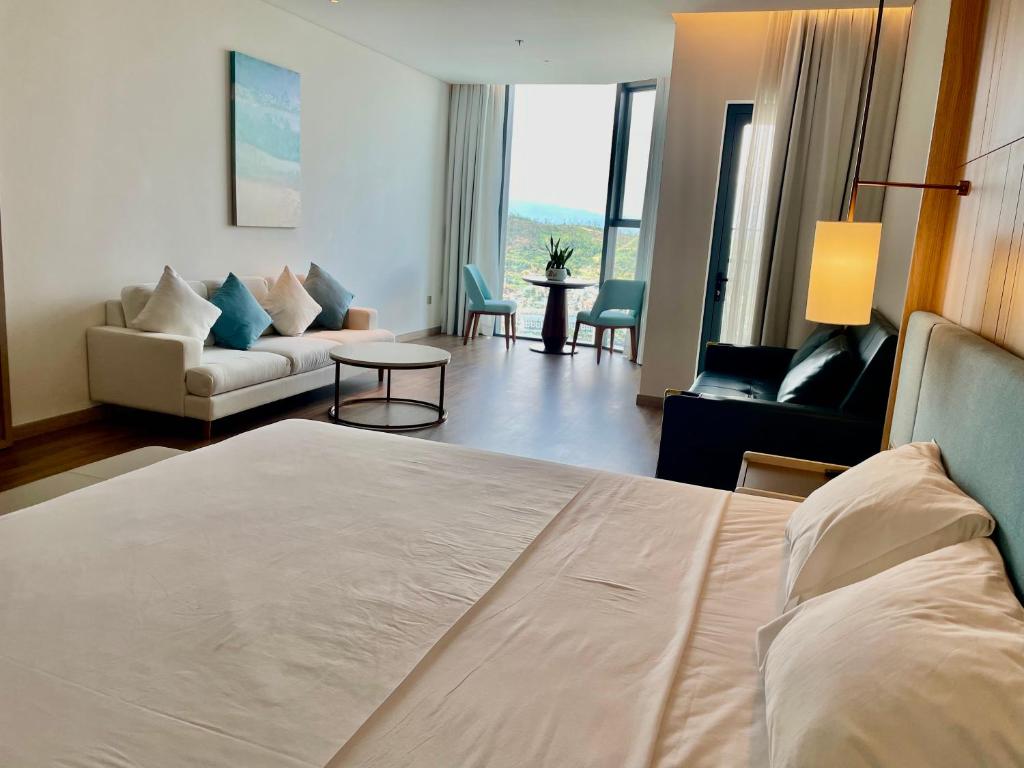 ALACART tramspasy, Ha Long