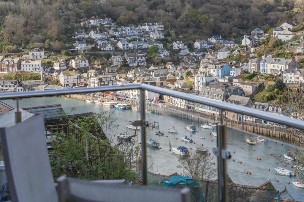 Wood View, Looe