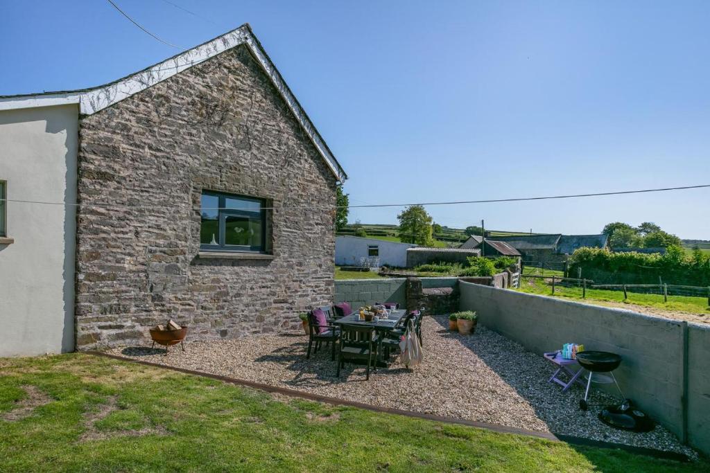 West Millbrook Cottage, Twitchen