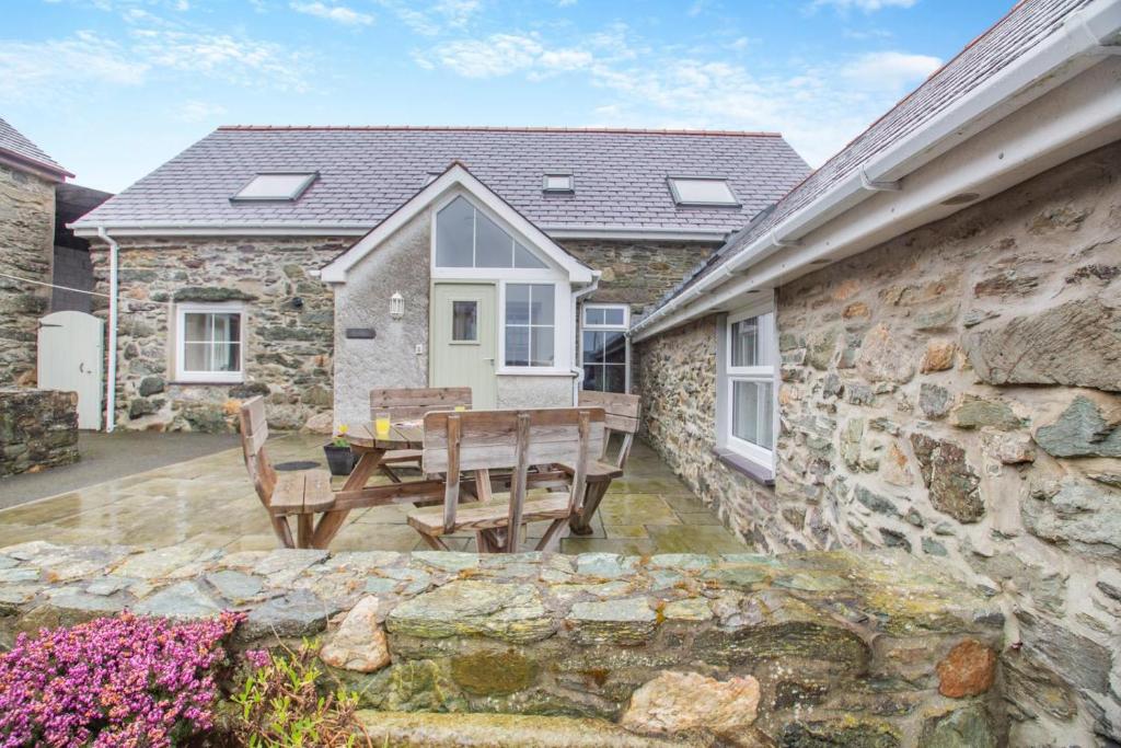 Fferm Cwt Drecs, Llanfaethlu