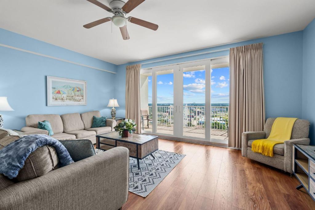 Bright & Spacious Condo 1BD! Steps from the Beach!, Panama City Beach