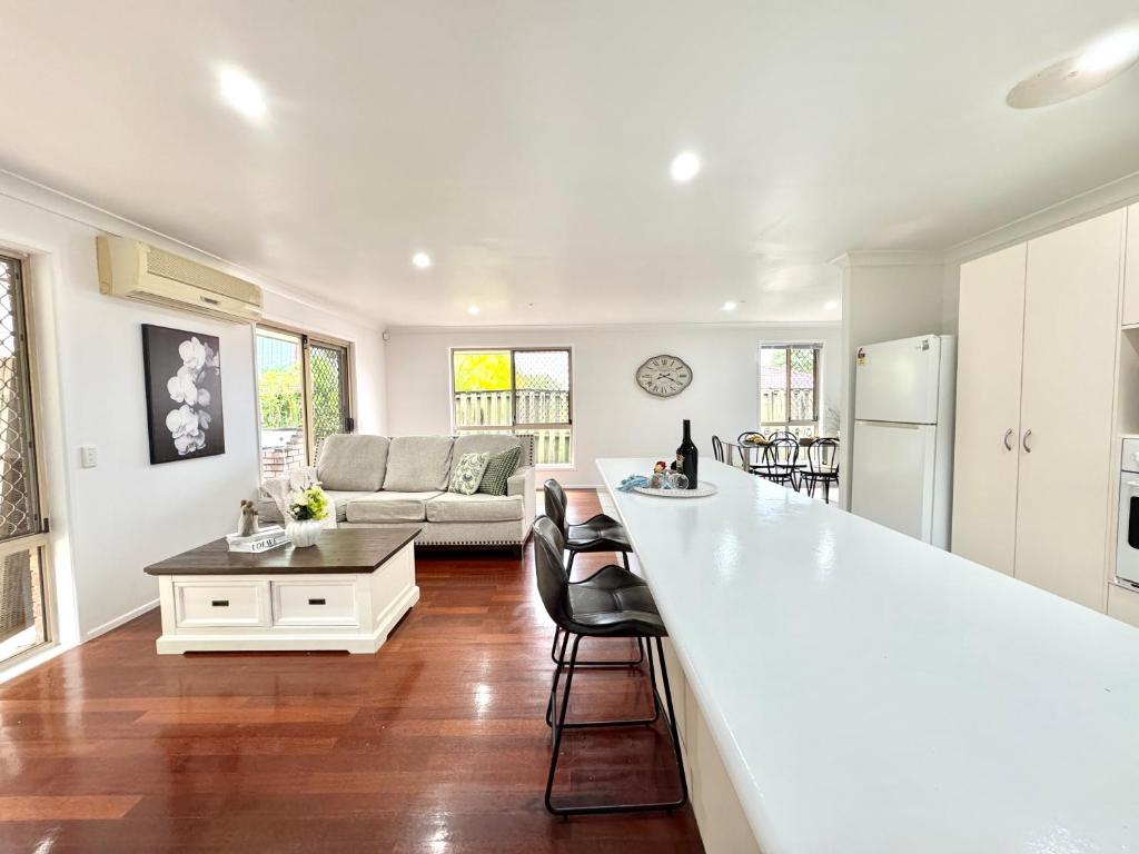 Cozy & Practical 3-Bedroom House Near SC, Algester