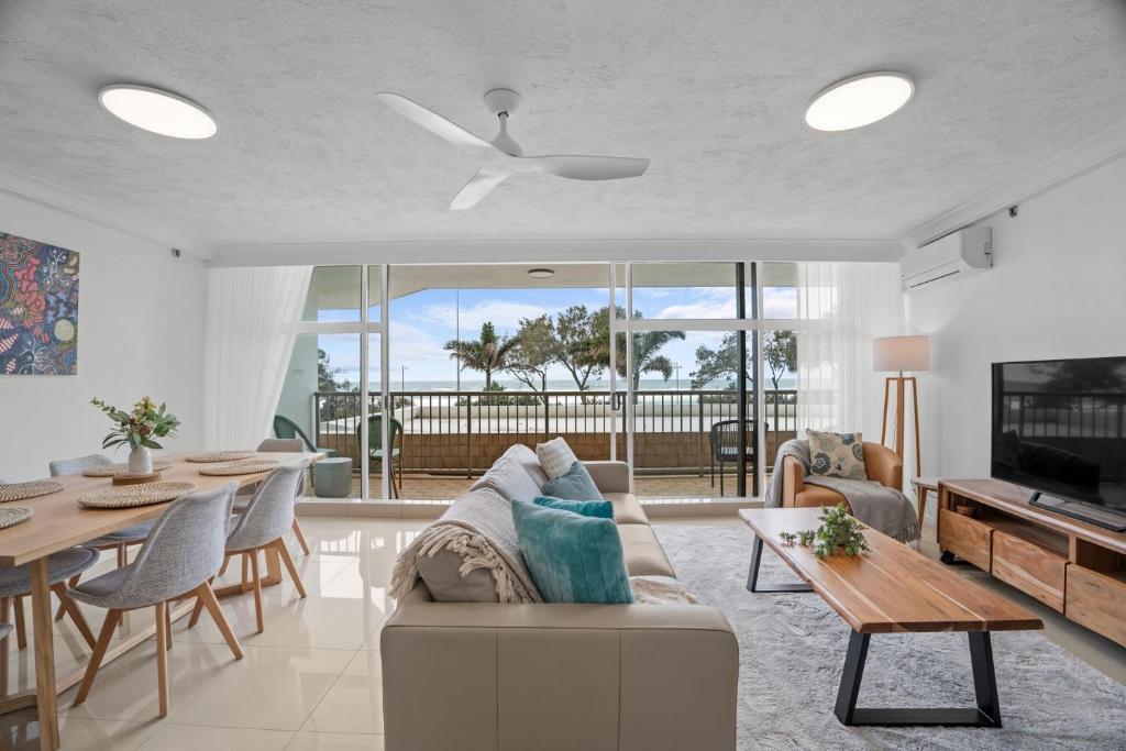 Relaxing 2BR Oceanview Getaway, Gold Coast