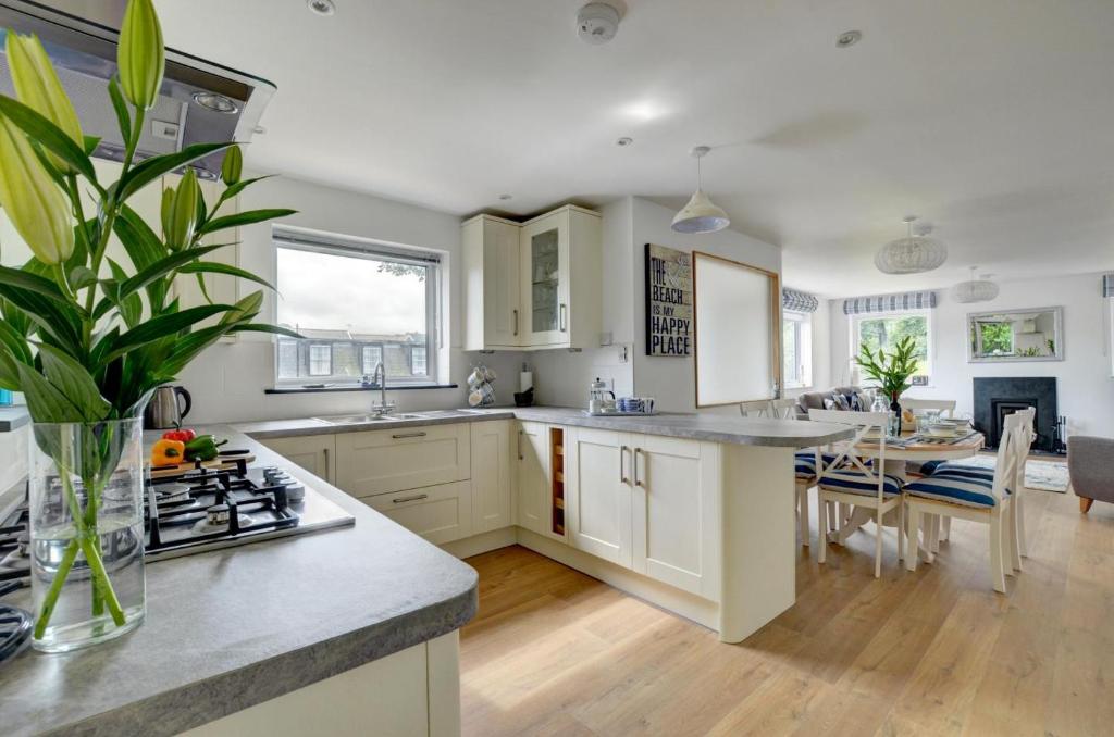 Autumn Leaves, Ilfracombe