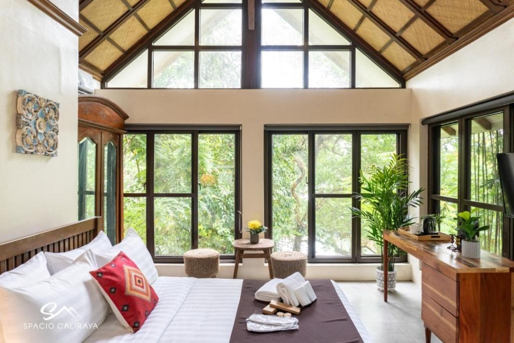 Spacio Caliraya Bed and Breakfast