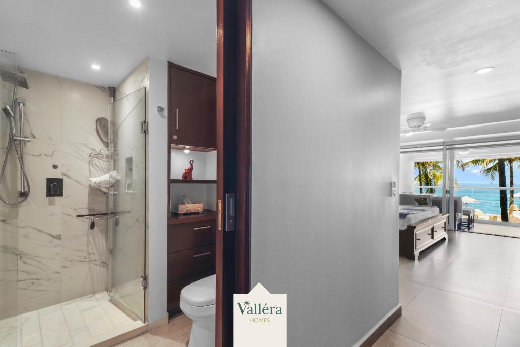 Harbor 171, Luxury Couples Retreat, Beach front - 4