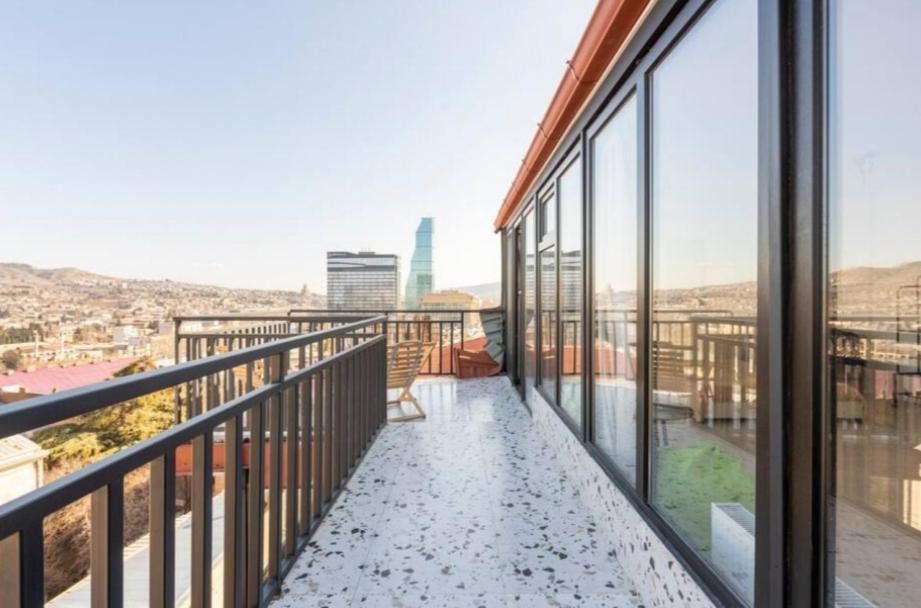 Eagles nest 2, Tbilisi