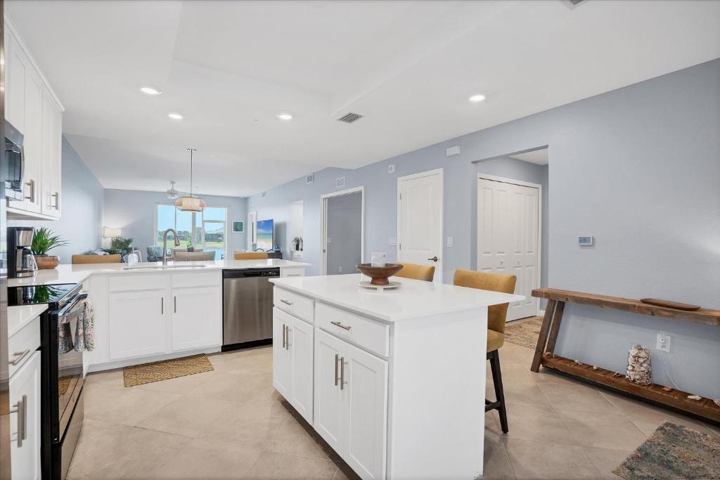 GRH14800 - Charlotte County - 2 Bed 2 Baths Condo, Tropical Gulf Acres