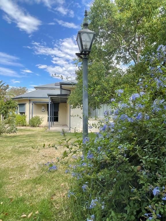 Manas Guesthouse, Benalla