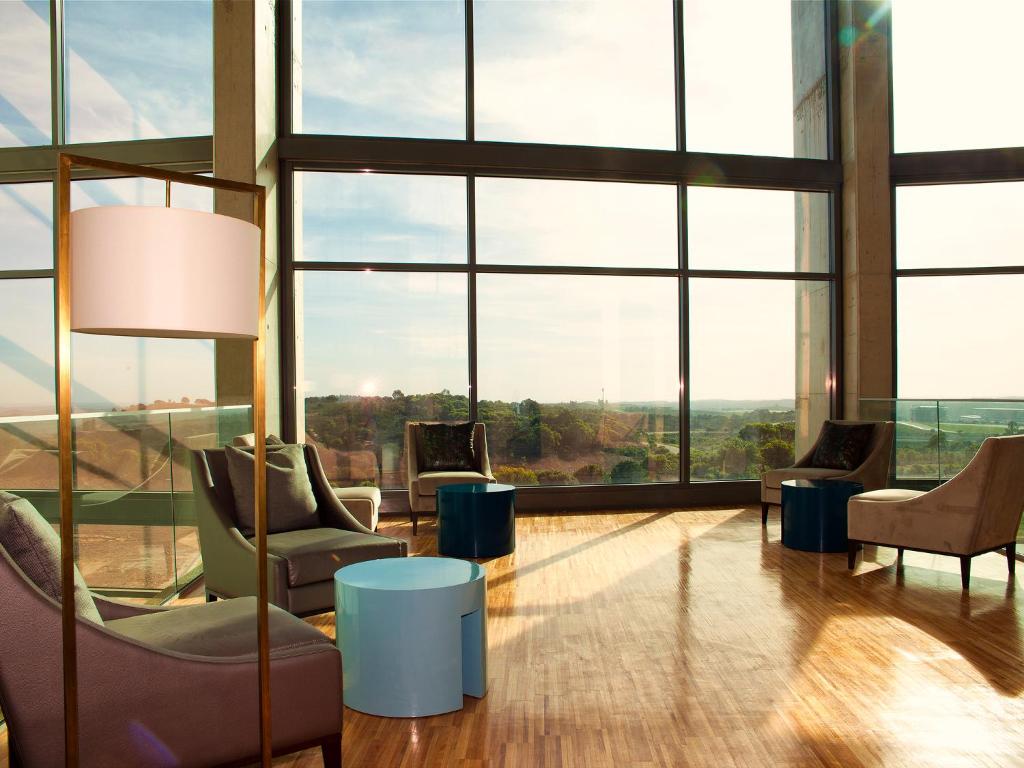 フロント・ロビー