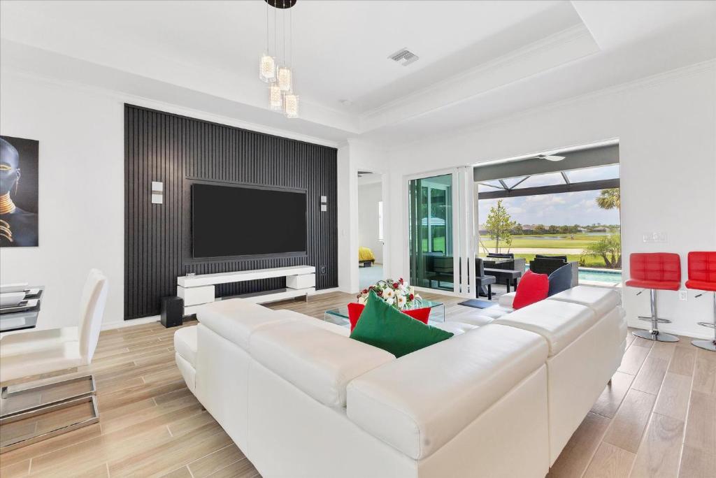 GRH14692 - Charlotte Harbor Area - 3 Bed 3 Baths Villa, Tropical Gulf Acres