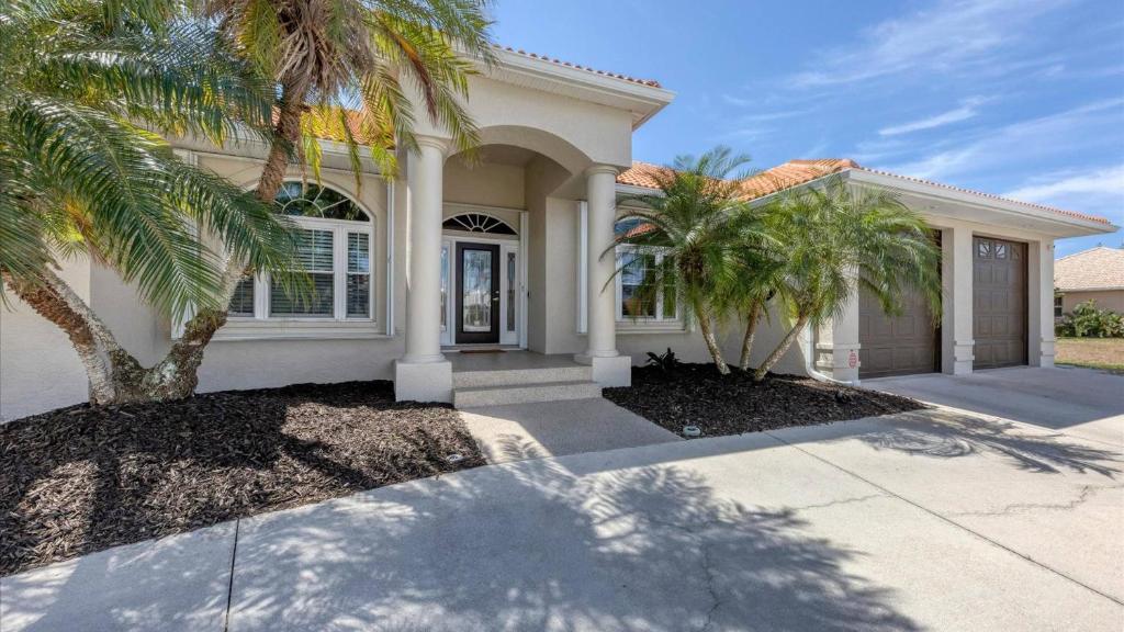 GRH14127 - Charlotte Harbor Area - 3 Bed 2.5 Baths Villa, Punta Gorda Isles