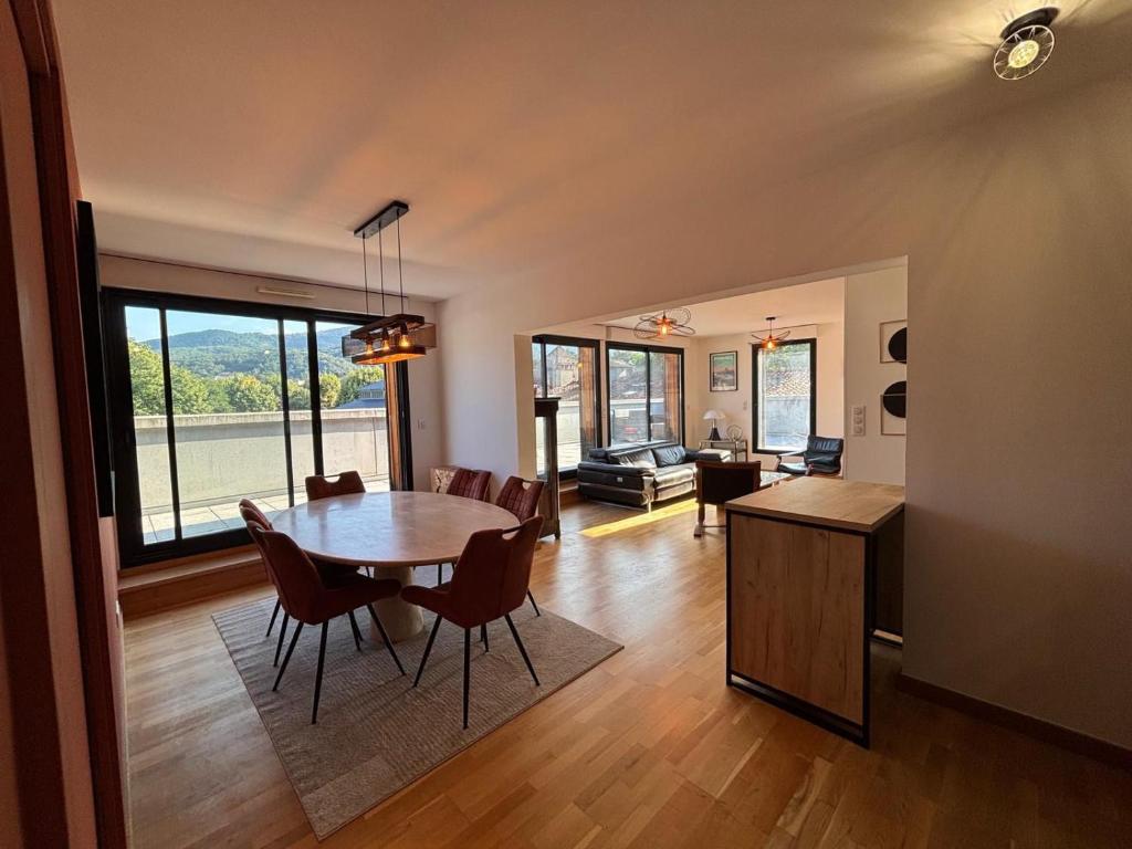 Superbe appartement terrasse 360, Foix