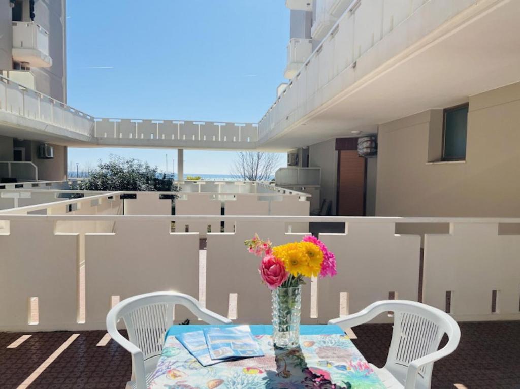 Seafront residence with terrace - 5
