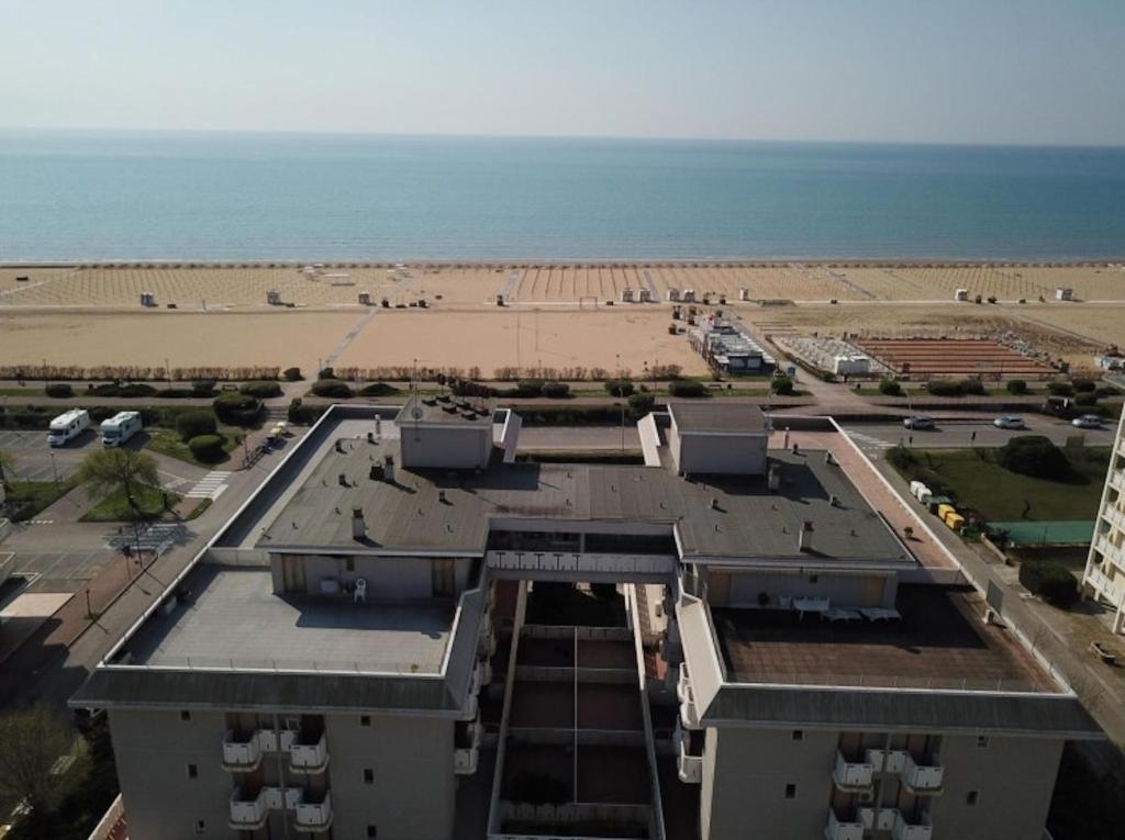Seafront residence with terrace - 3
