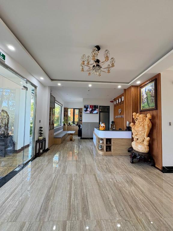 Gemstone Villa Mang Đen의 깔끔하게 정돈된 객실 내부