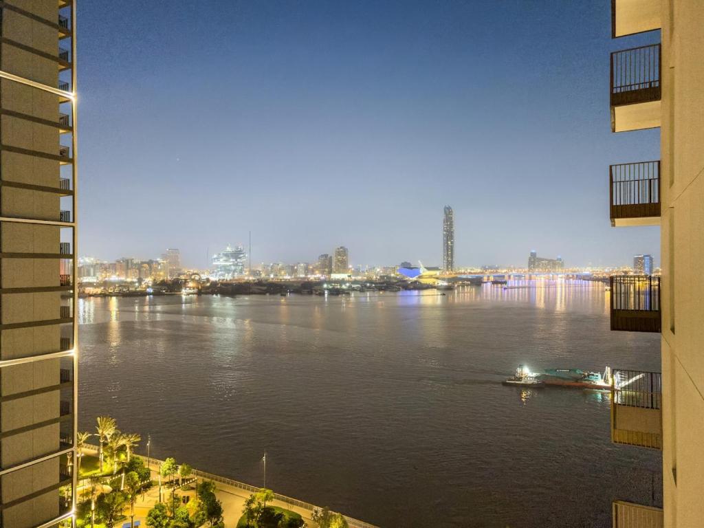 Dubai Creek 2BR Near Promenade and Attractions, Dubaï