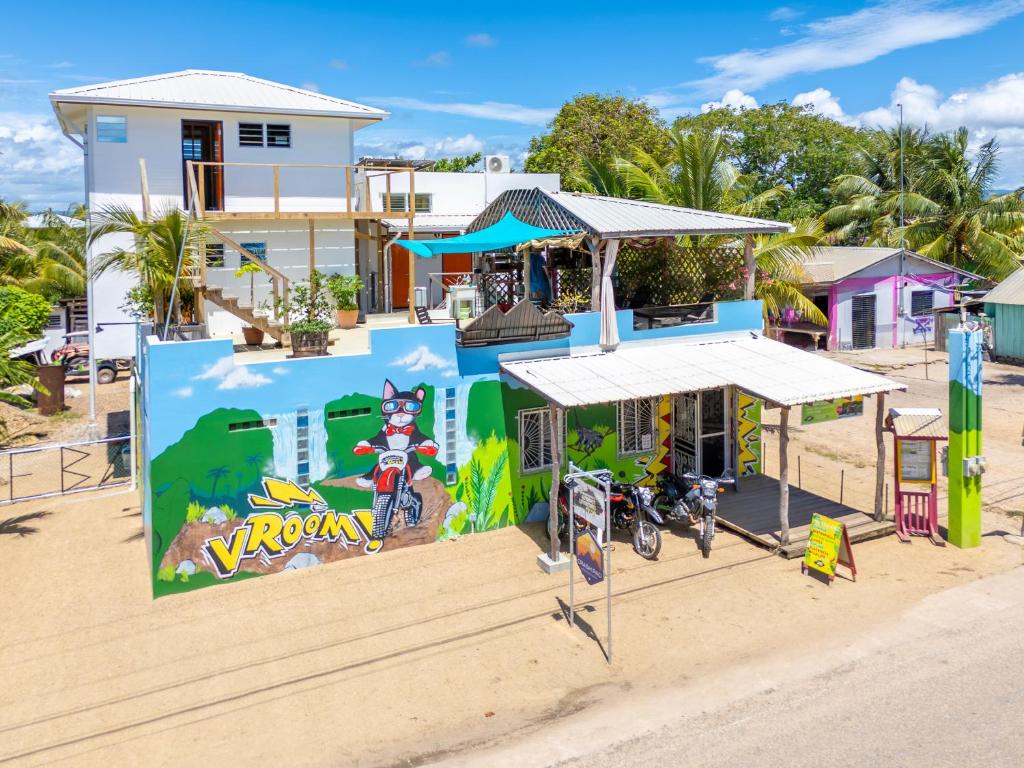 Crash Pad Adventure Hostel, Hopkins