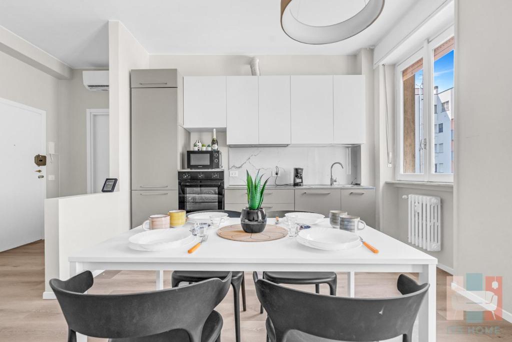RI9 -Prada- Super large and central apartment, Milán