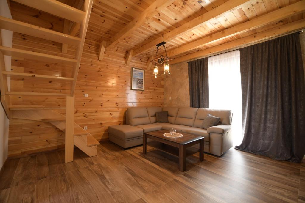 Montenegro HILLS - 5