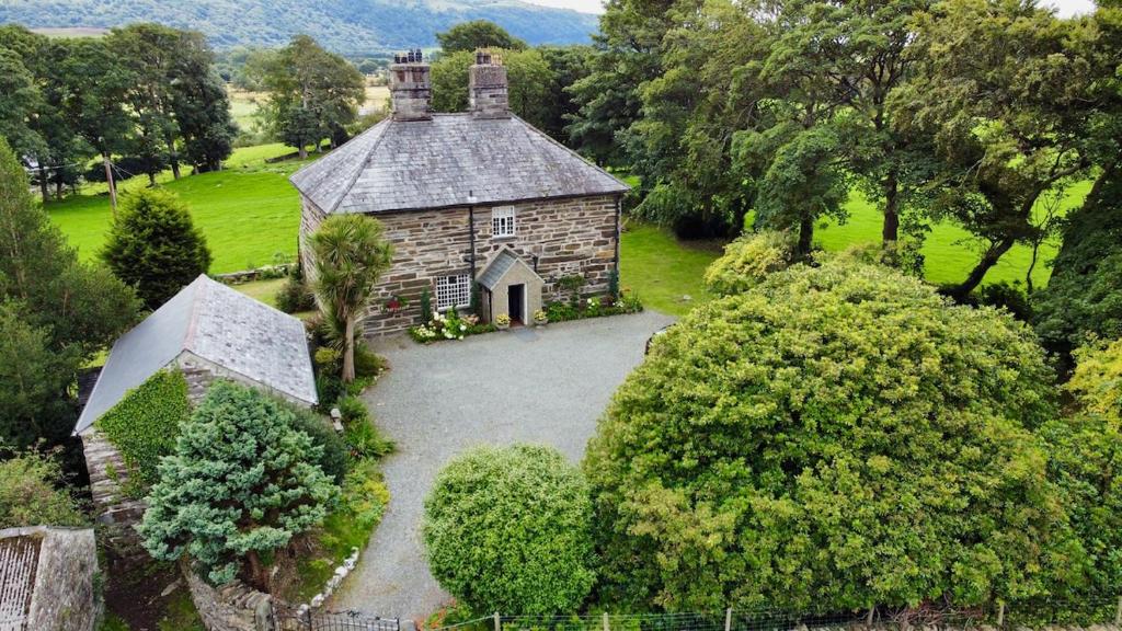 Tyddyn Eglwys, Talsarnau