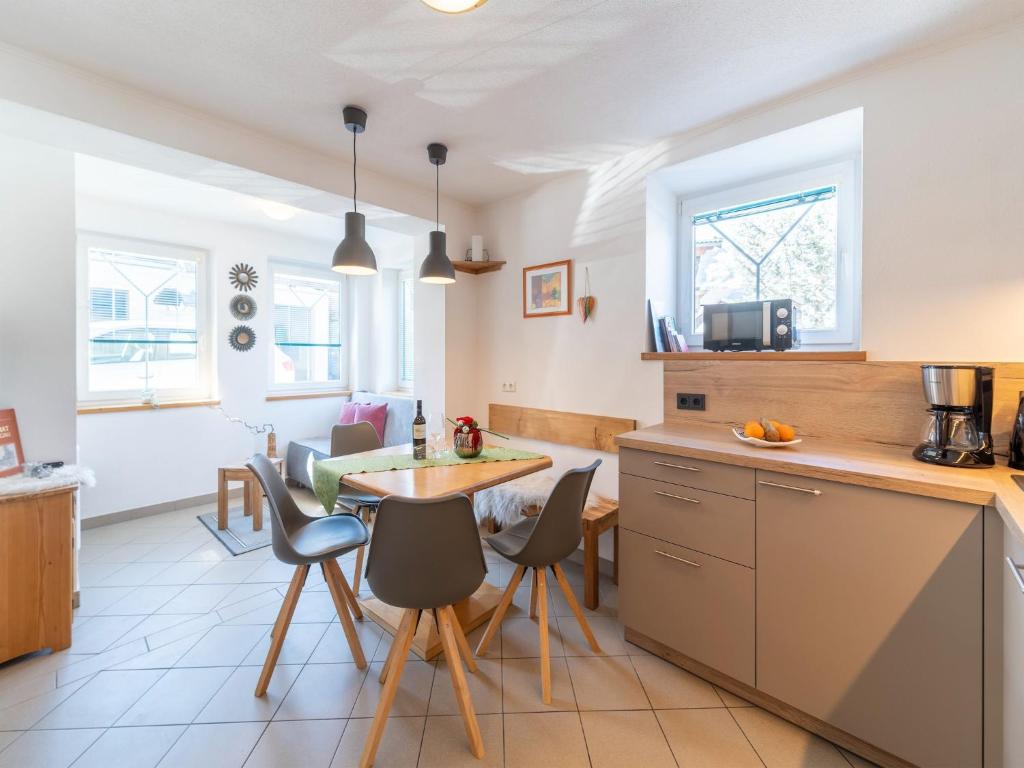 Apartment in Hollersbach near Ski Lift - 2