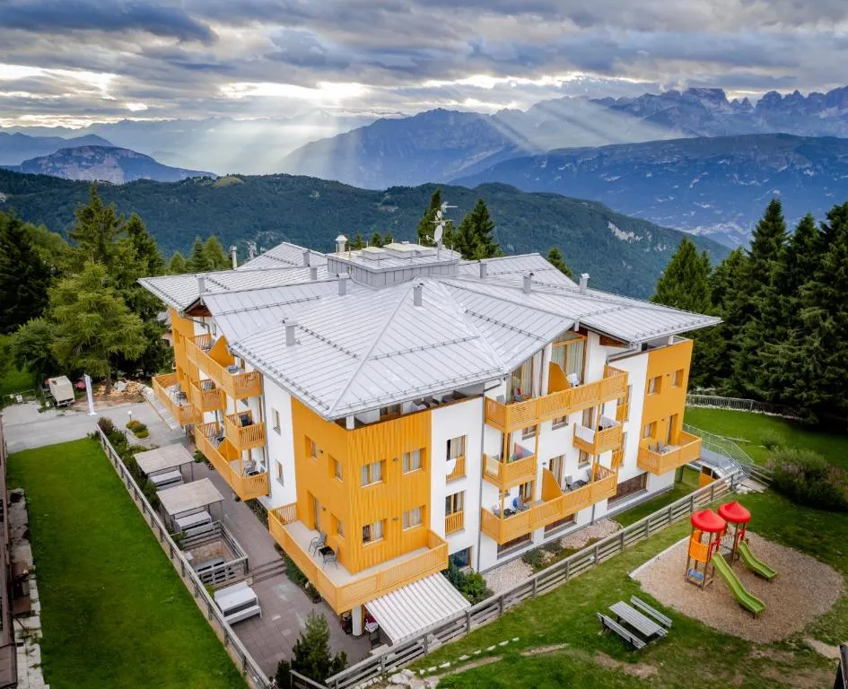 Alpine Mugon Hotel, מלון בואסון
