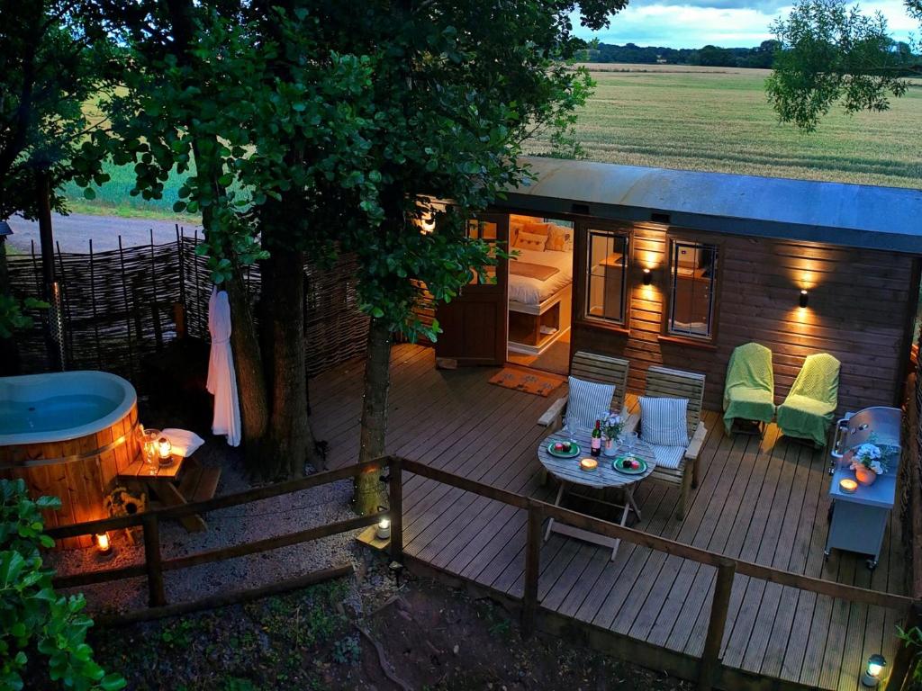 Heron's Hide, High Offley