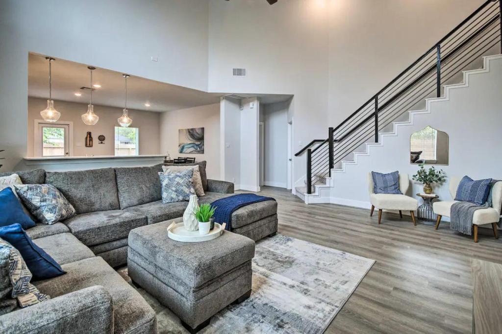 Spacious 4BR - Game Room - Study - Outdoor Oasis, Houston