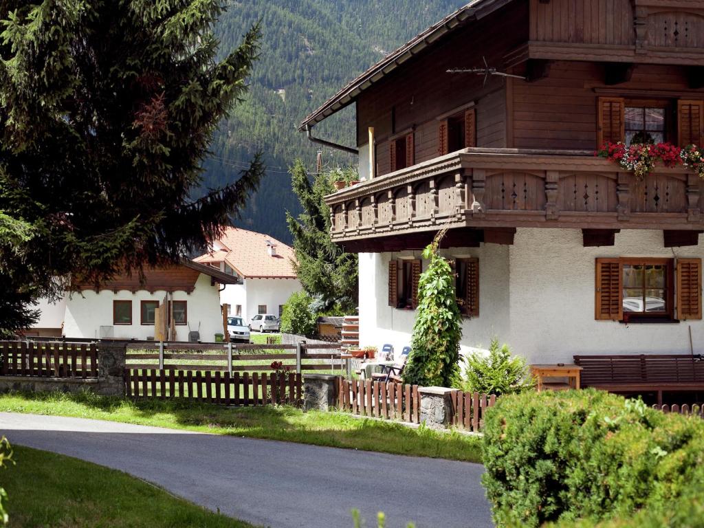 Apartment in Austria with Mountain Views - 3
