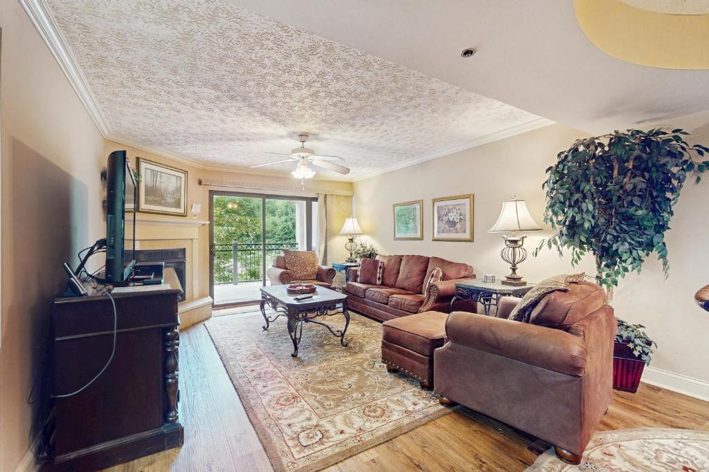 Gatehouse Condos - Roaring Romance, Gatlinburg