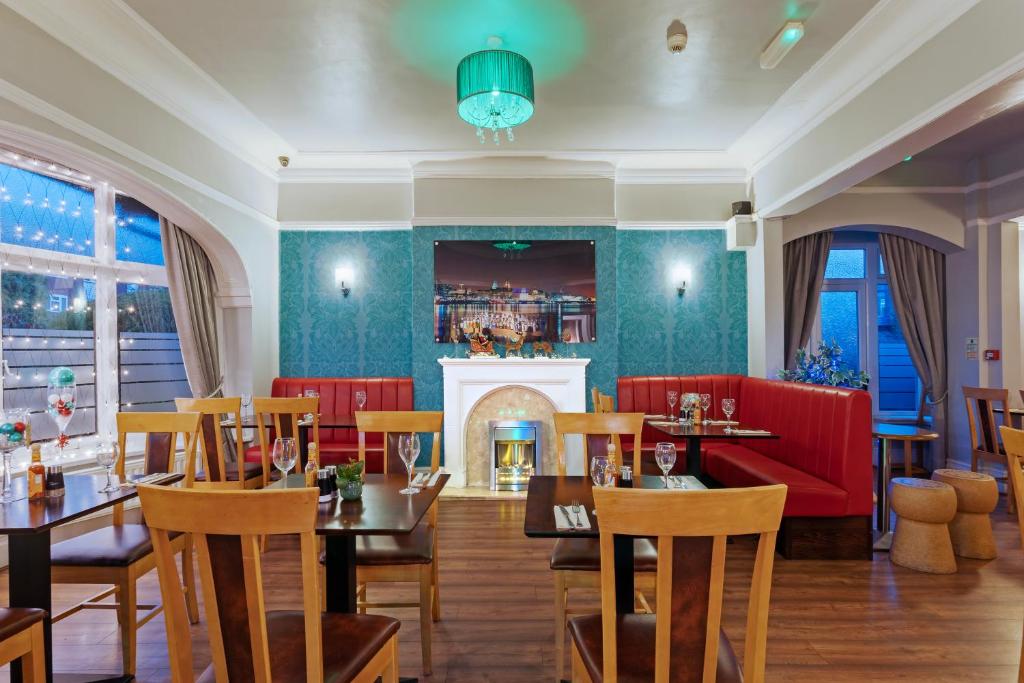 Restaurant, Orrell Park Hotel in Liverpool