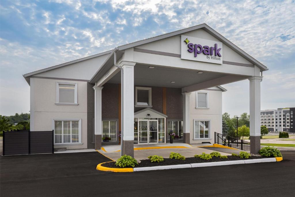 Spark By Hilton Woodstock, Woodstock