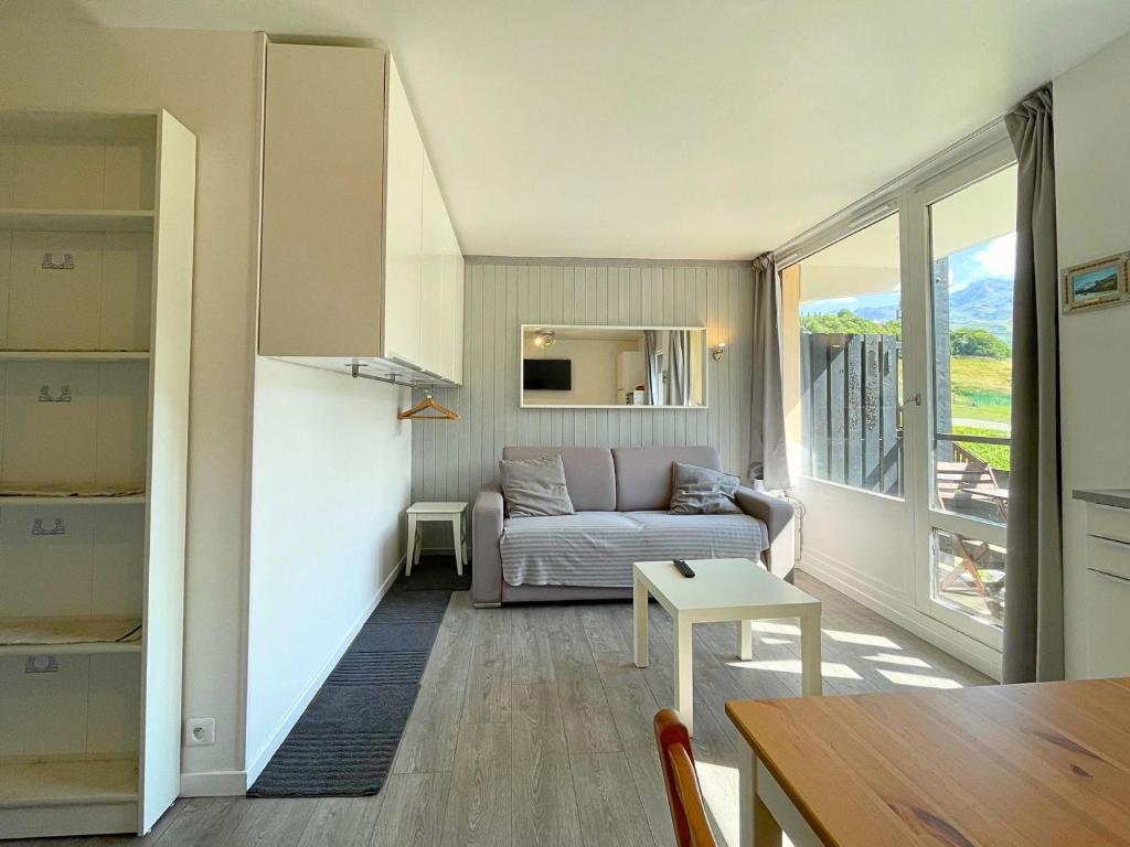 Studio cabine rénové avec cuisine équipée aux Menuires - FR-1-452-2 - 1
