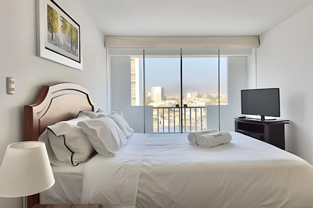 Miraflores Gigante 170 m²: 3BR, Cochera y WiFi Pro - 1