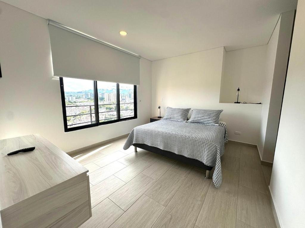 Bright and Spacious Apartment with a Panoramic View - 2
