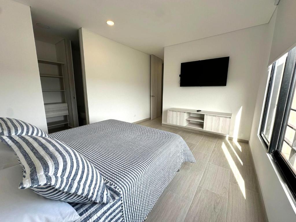 Bright and Spacious Apartment with a Panoramic View - 3