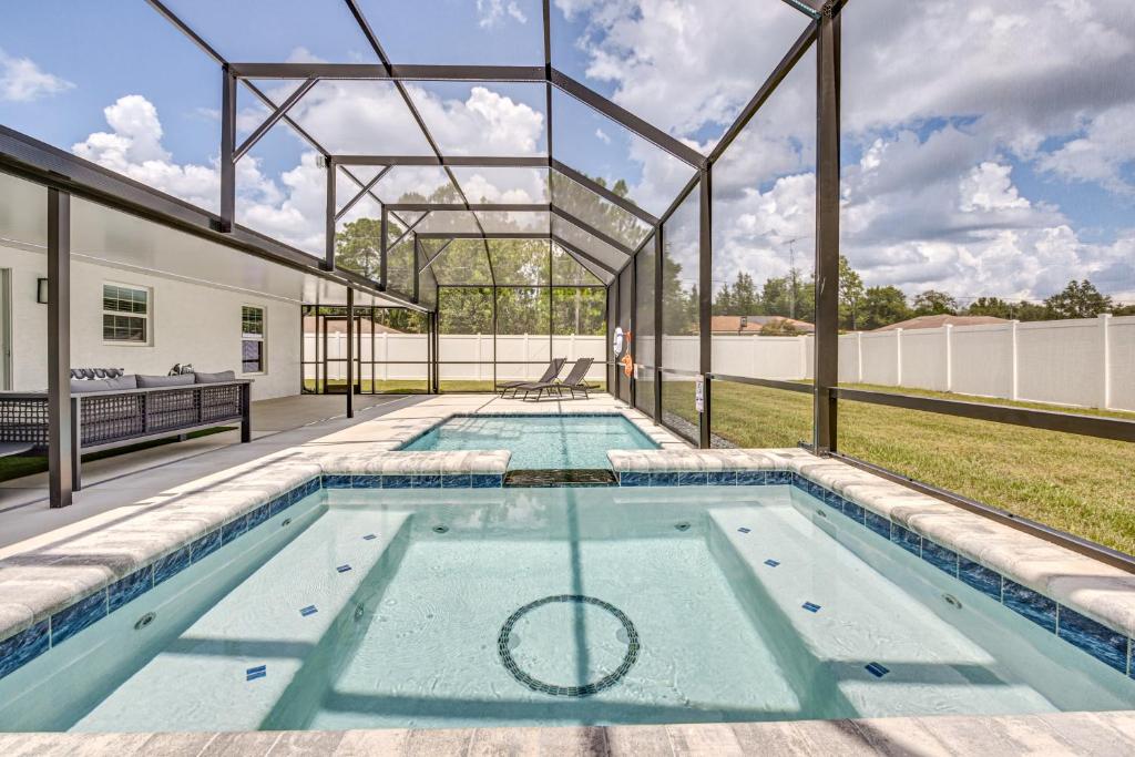 Arcade Games, Lanai and Spa Summerfield Family Home, Summerfield