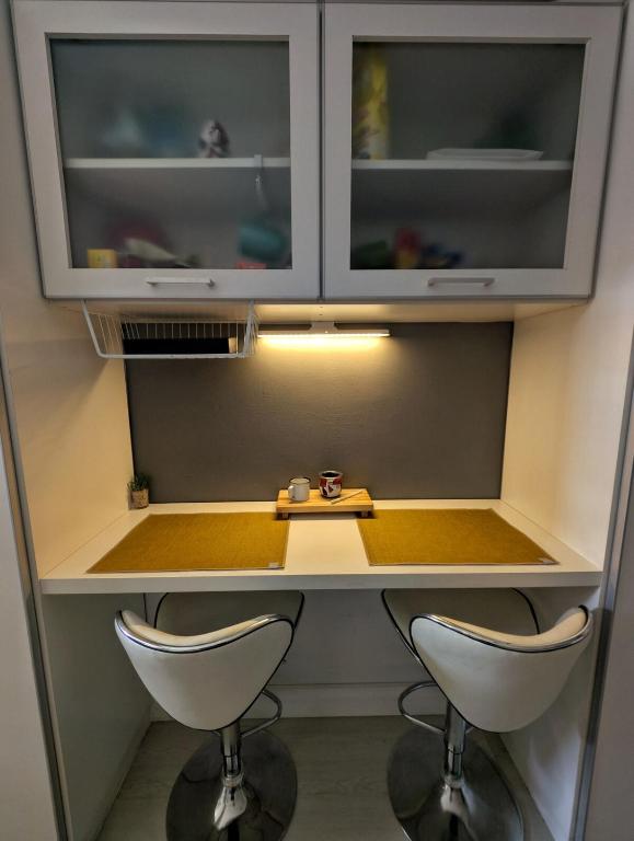 Amplio apartamento con patio y cochera - 4