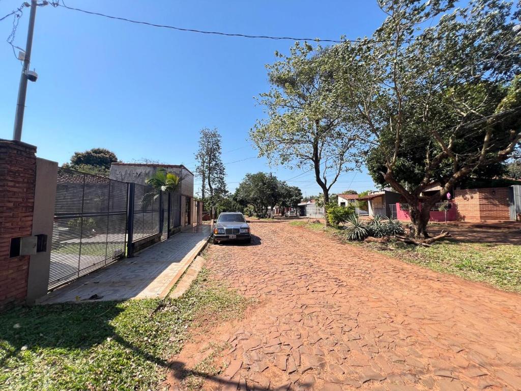 Spacious 3 bedroom house with swimming pool - 5