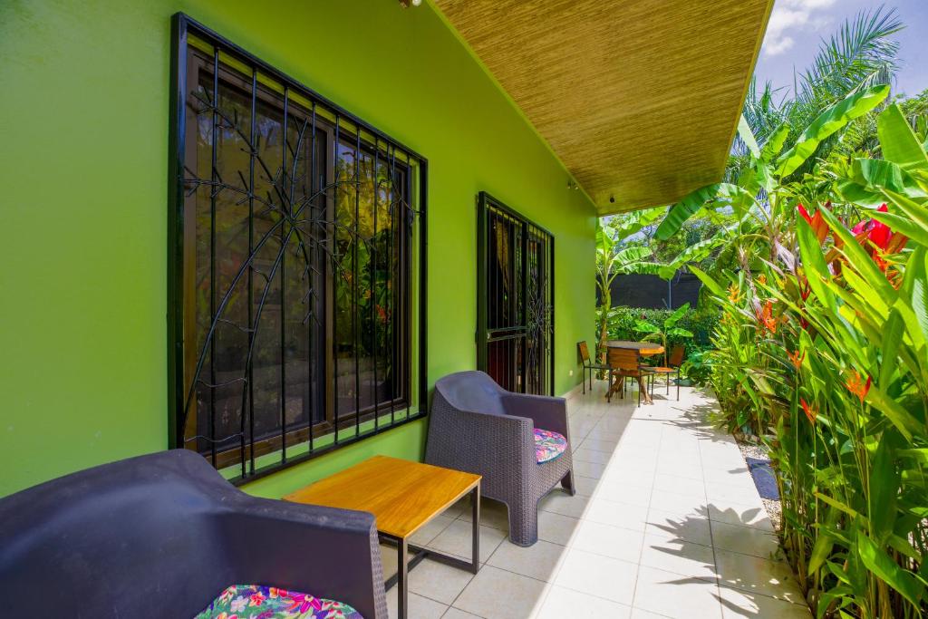 Casa Mango- family friendly 2 Bedroom, 2 Bath, Nosara