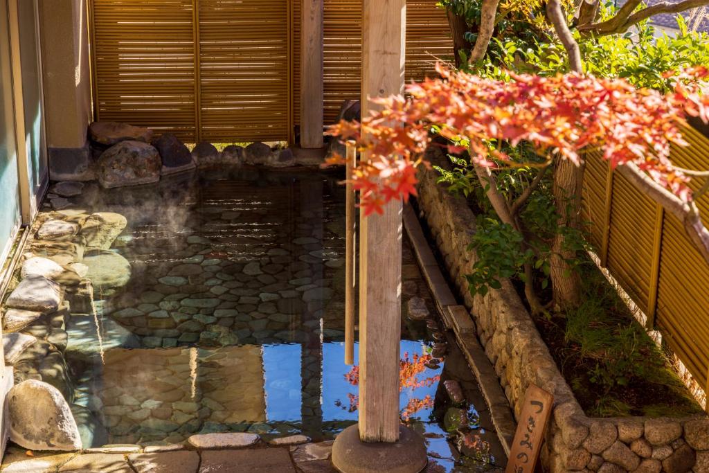 อ่างแช่น้ำพุร้อน