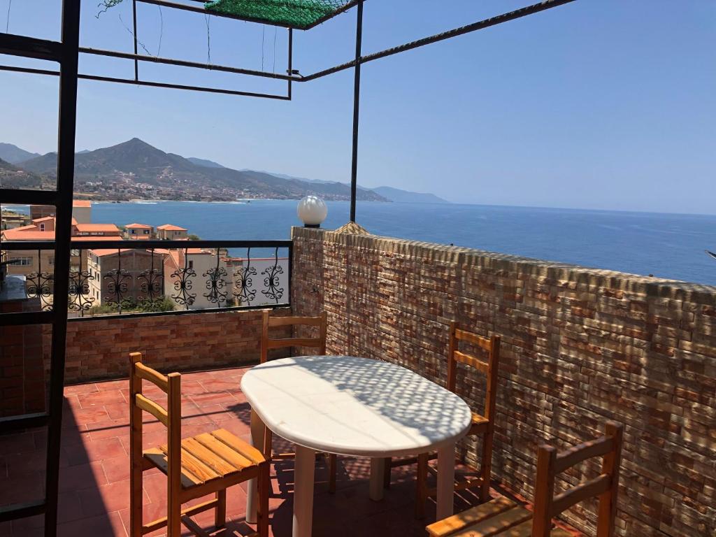 Appartement en bord de mer 3 chambres, Tizouiar