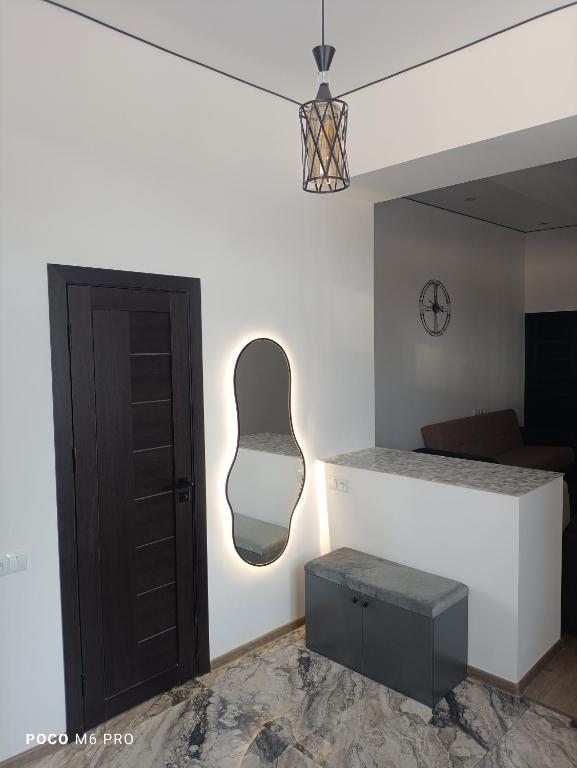 Modern Apartment with Two Bedrooms and a Living Room in the Heart of Yerevan, Jerevan