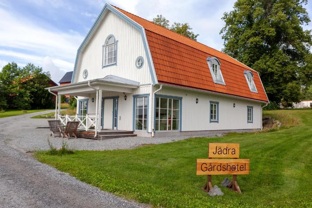 Jädra Gårdshotel, hotel in Enköping