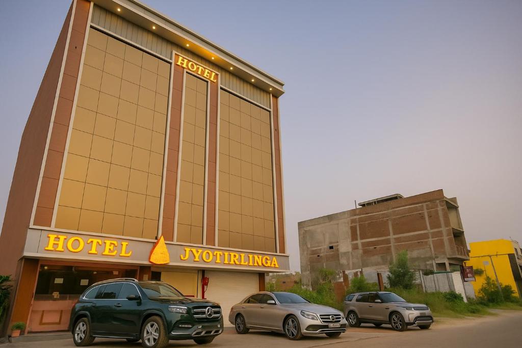 Hotel Jyotirlinga- One Way Drop to Mahakal Temple, Udždžain