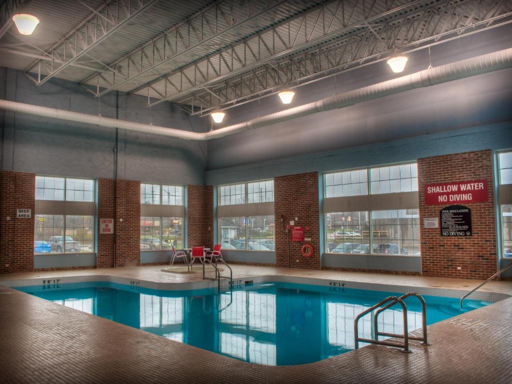 RAMADA® TRENTON HOTEL Trenton ON 99 Glen Miller Rd. K8V5P8