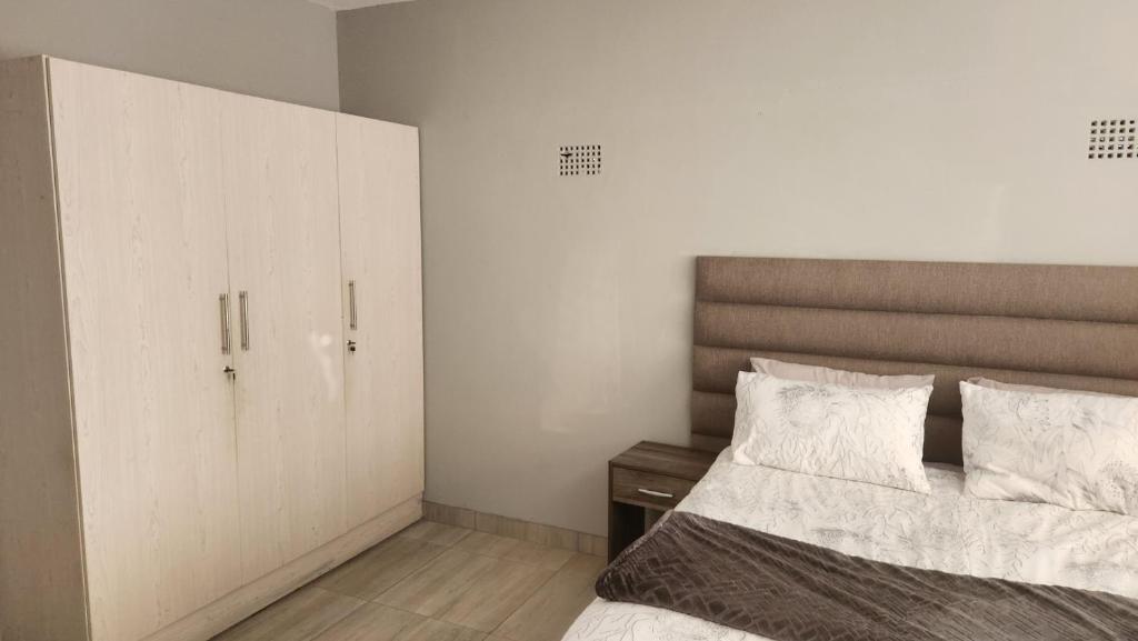 8 Andre Court, Roodepoort